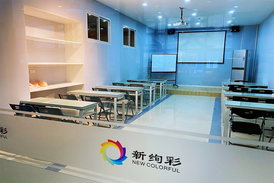新绚彩教育（沙市校区）校区环境