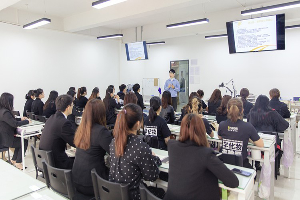 玲丽化妆美甲培训学校（孝感校区）校区环境