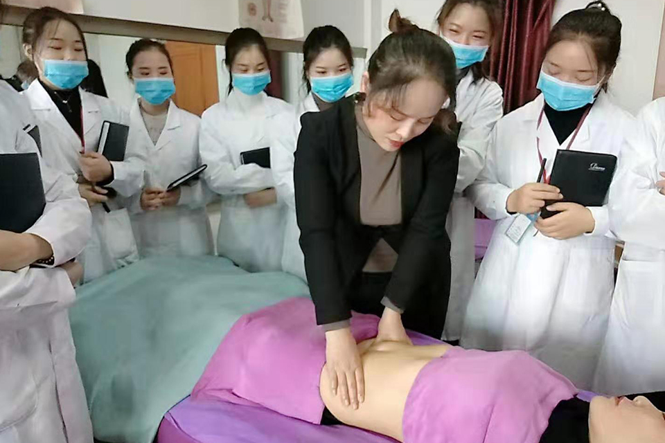 一年制高端美容班