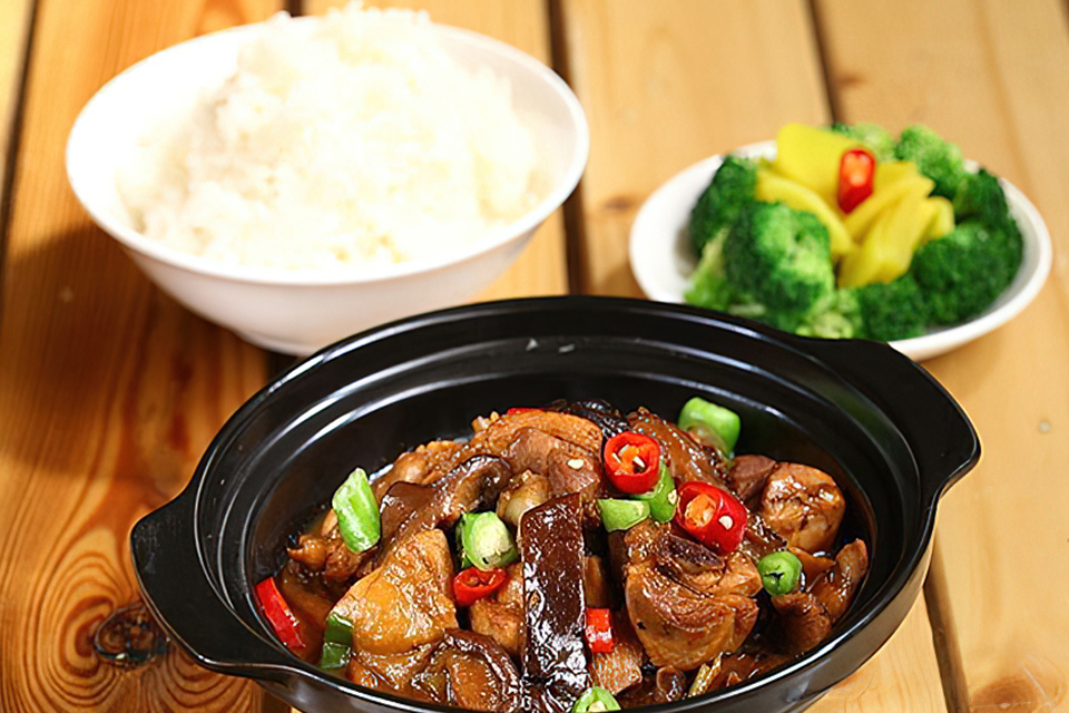 长沙黄焖鸡米饭