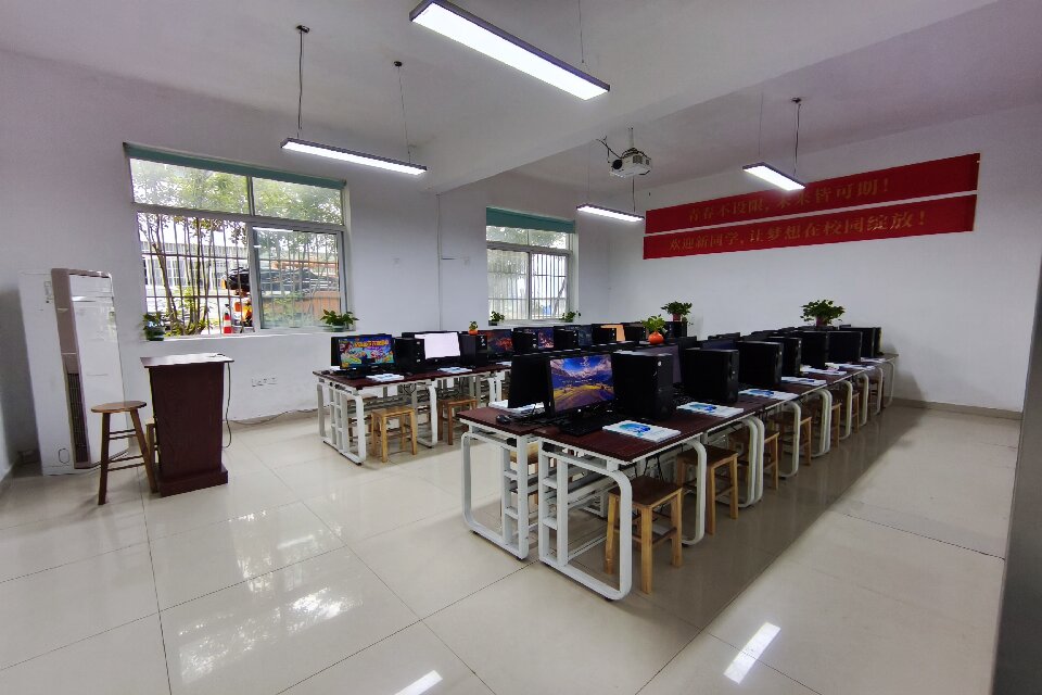 长沙市岳麓职业培训学校（岳麓校区）校区环境
